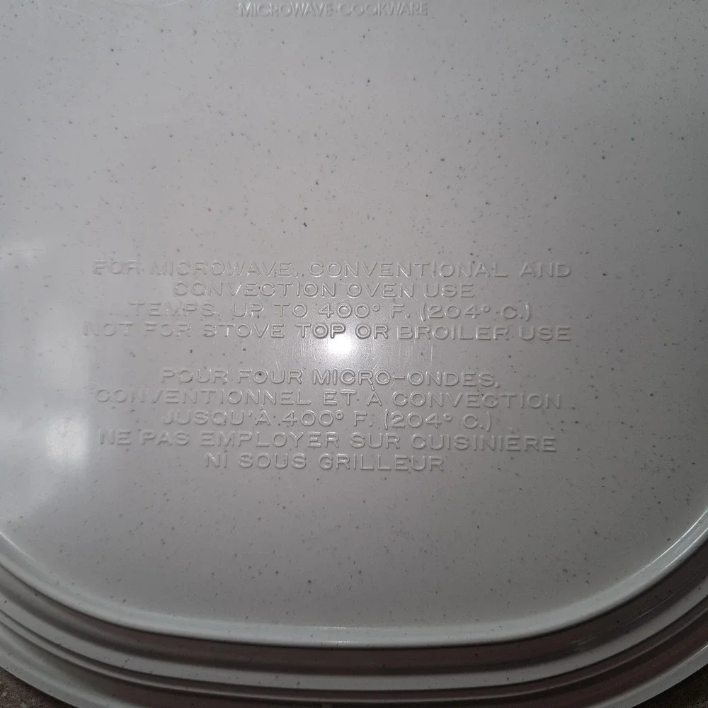 Rubbermaid Microwave Cookware Grill Steamer Set with Lid Speckled‎ White 5555